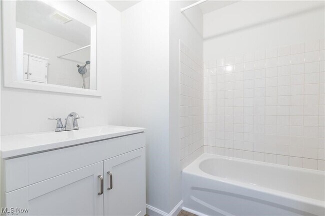 Building Photo - 3905 Woodbine Ave