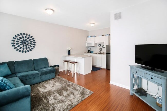 Building Photo - Zen Cottage: Spacious downtown suite compl...