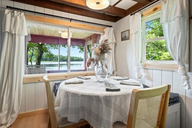 Building Photo - 30 Wag Rd