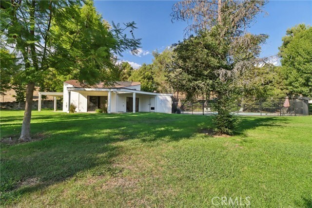 Building Photo - 14913 Campus Park Dr