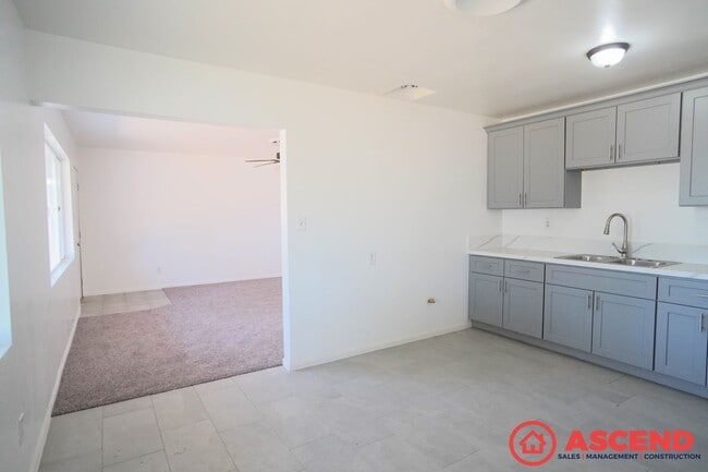 Building Photo - Charming Home in Arvin!