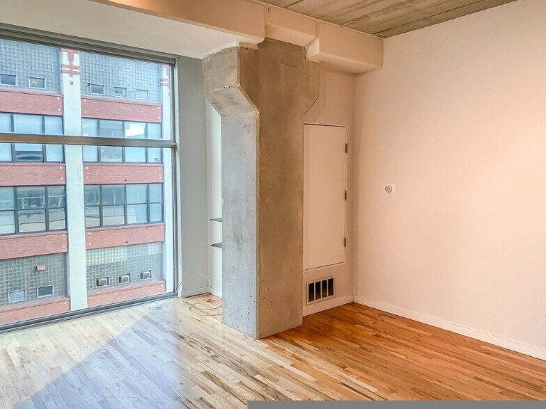 Building Photo - 630 N Franklin St