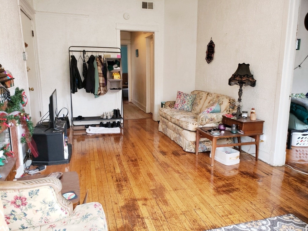 Living Room - 3516 Broadway N