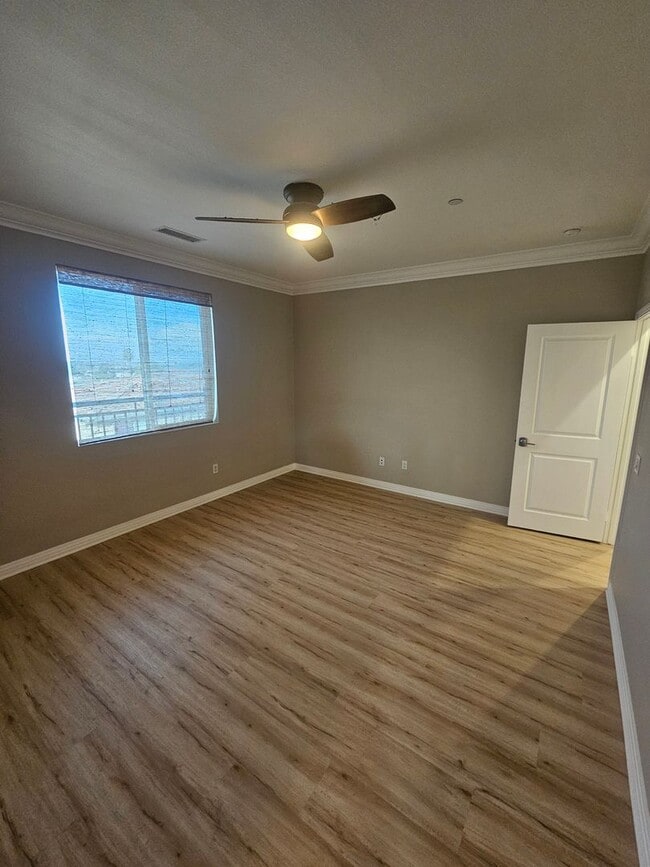 Building Photo - Gorgeous Lomita Townhome