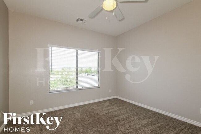 Building Photo - 17556 W Lundberg St