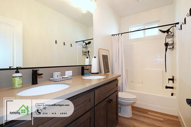 Building Photo - 4624 Pleasant Hills Dr
