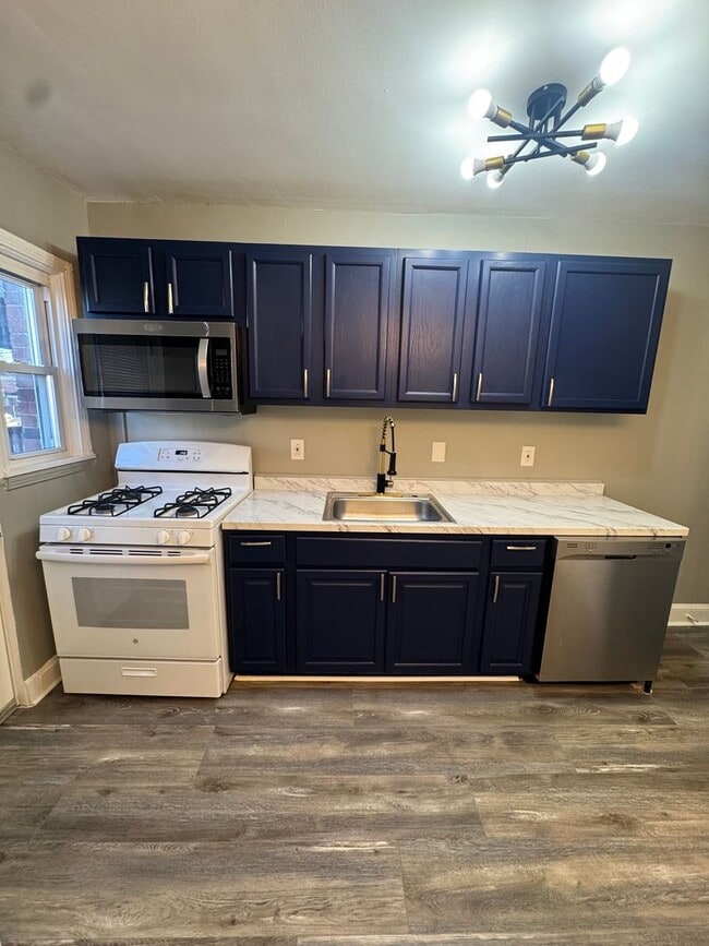 Building Photo - 2-Bedroom Townhome with Spacious Backyard – Available Now