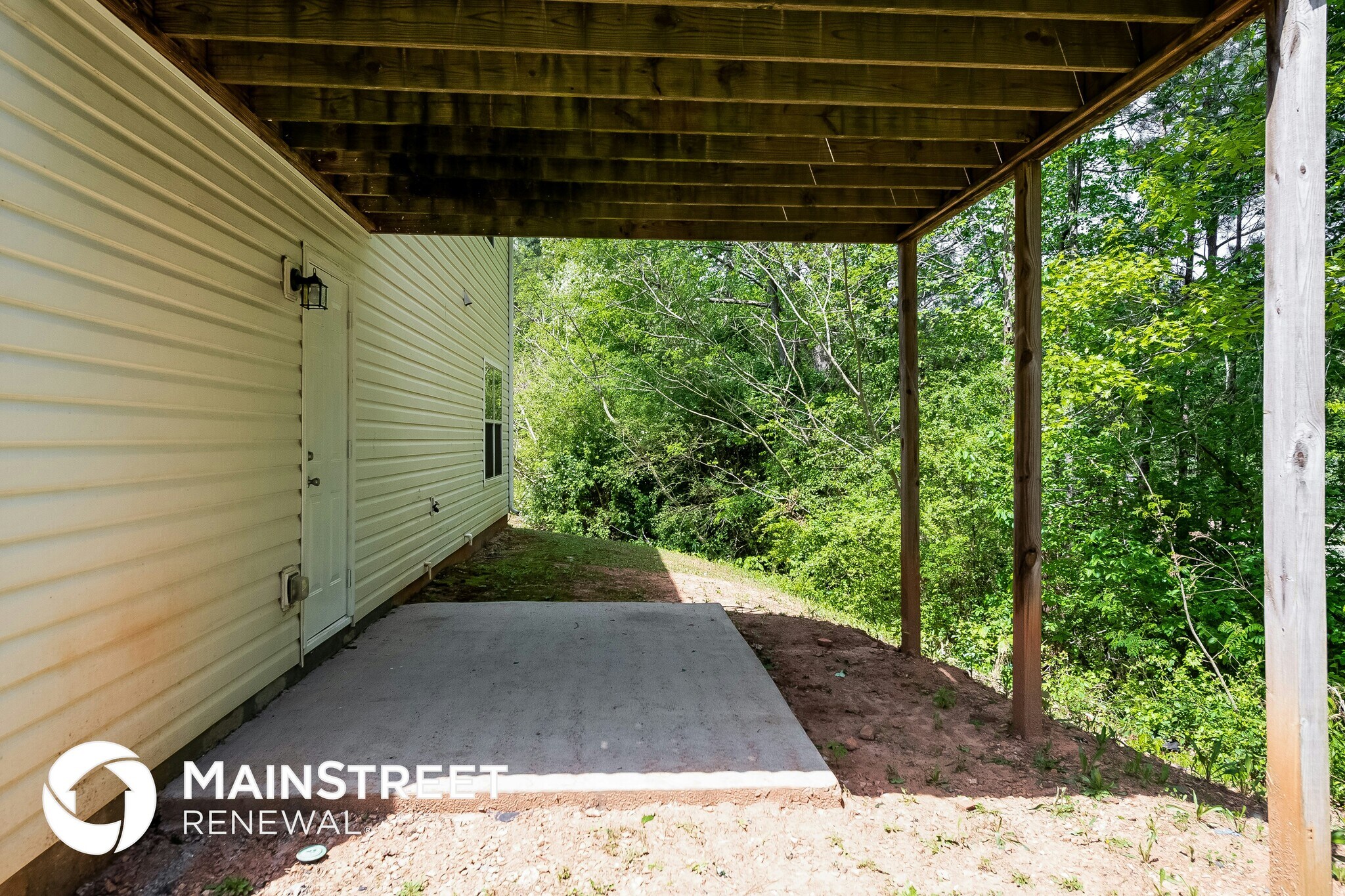 Building Photo - 3379 Creekview Dr