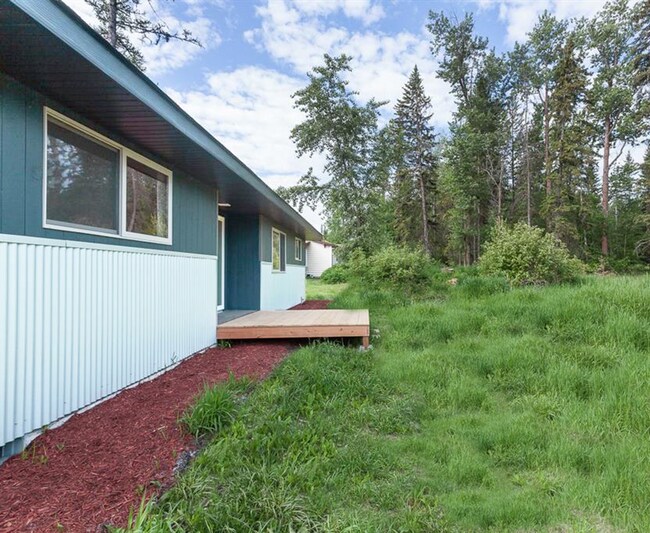 Building Photo - Gorgeous Whitefish Home