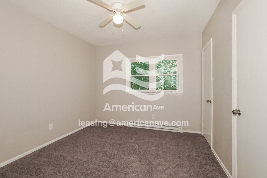 Building Photo - 803 Eathan Ave