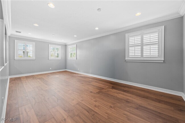 Building Photo - 8250 Sumner Ave