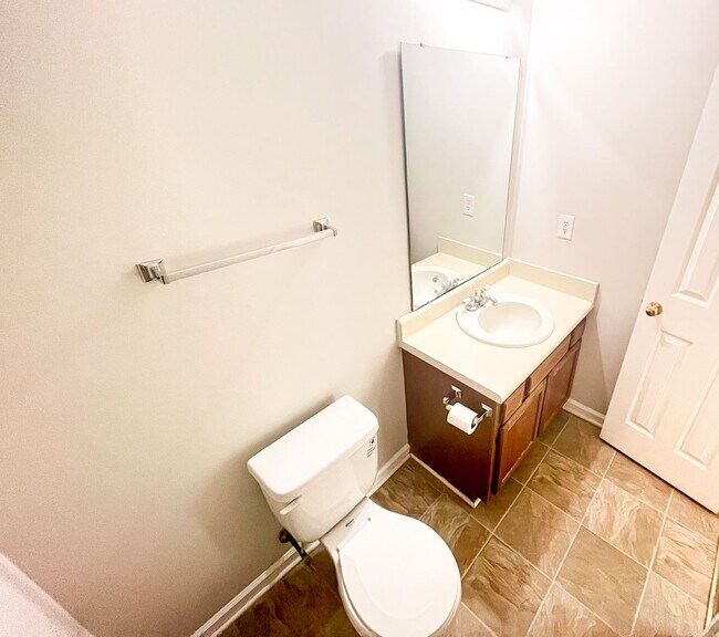 Building Photo - 3 bedroom, 2 bathroom ranch style home in Greensboro, NC