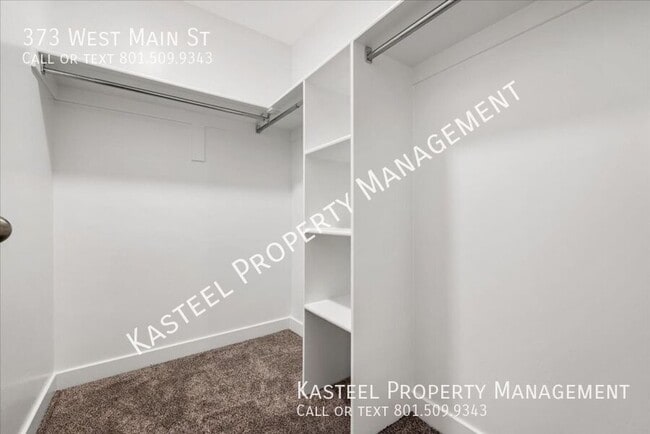 Building Photo - 373 W Main St