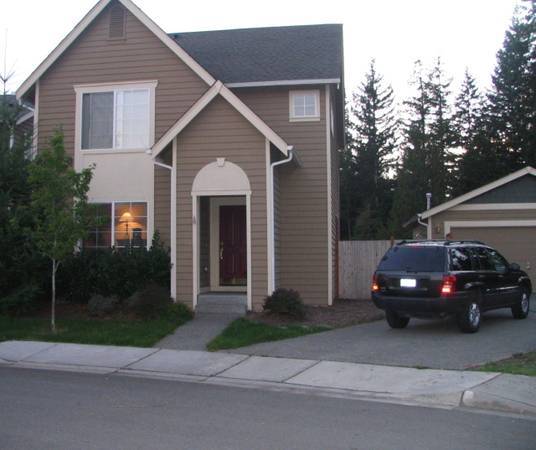3 bed, 2.5 BA, 3 car Garage, Fenced yard - 22303 NE 101st Pl