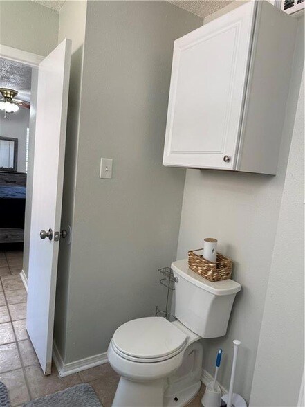 Building Photo - 2425 Oxford Pl