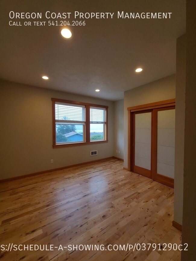 Building Photo - 961 NW Lanai Loop