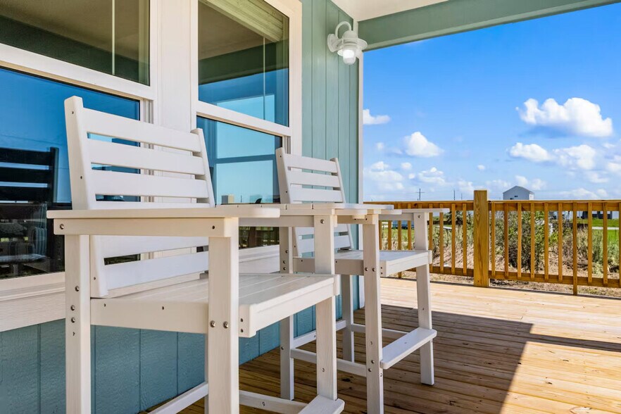 Building Photo - 1062 Cedar Ln