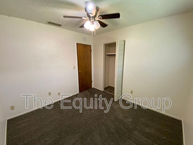 Building Photo - 1927 S Julieann Ct