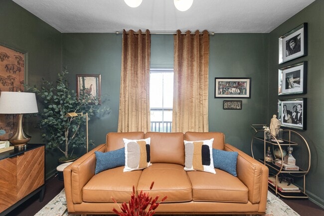 Building Photo - 619 Taylor Ave