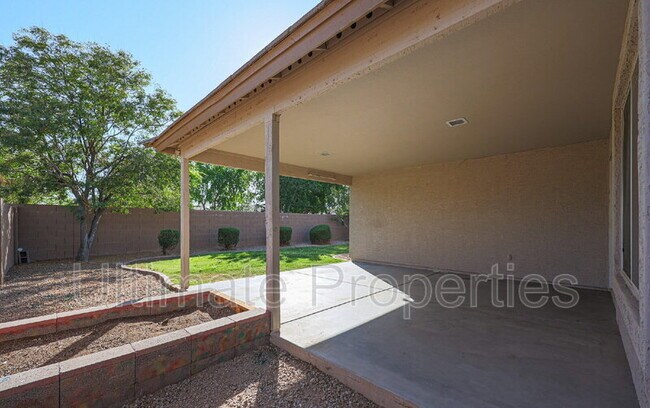 Building Photo - 11698 N 153rd Ave