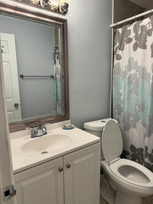 Building Photo - 3451 48th Ln S