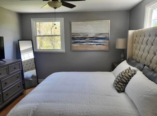 Building Photo - 202 Edgewater Dr