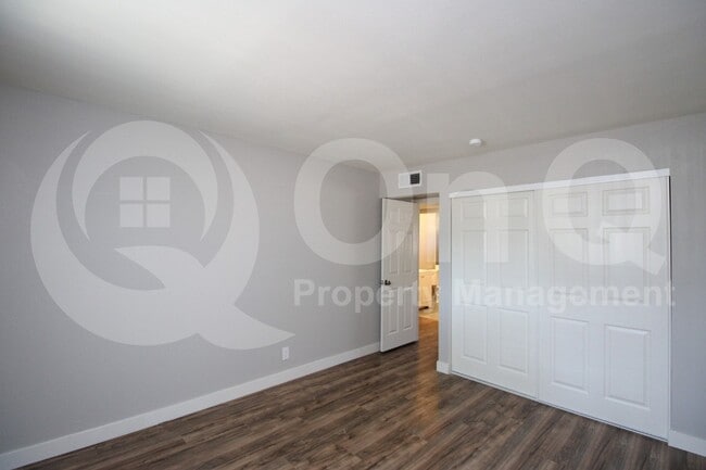 Building Photo - 6044 N 21st Ave