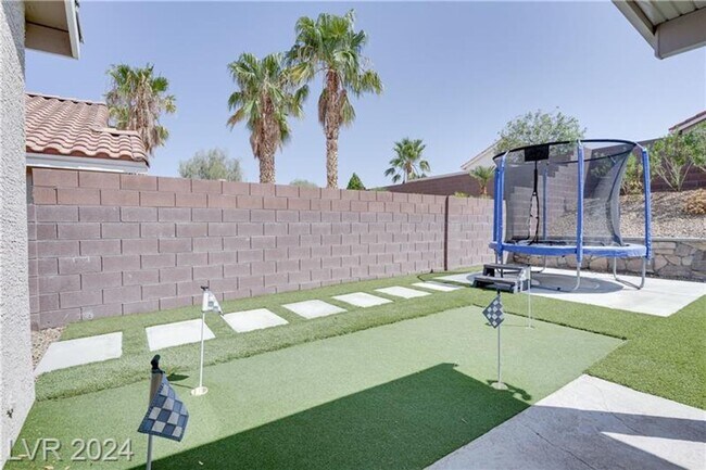 Building Photo - SINGLE STORY 4 BEDROOM IN GATED COMMUNITY