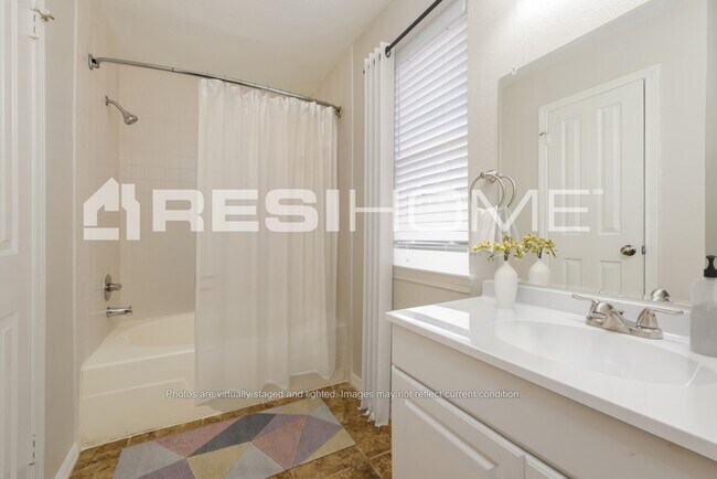 Building Photo - 13710 Sableglen Dr