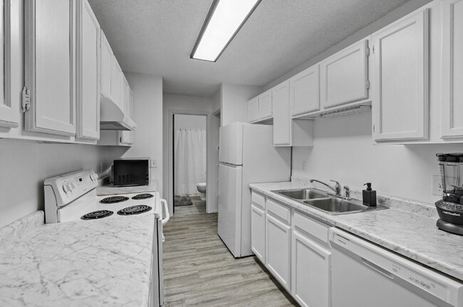 Building Photo - 2930 Blaisdell Ave