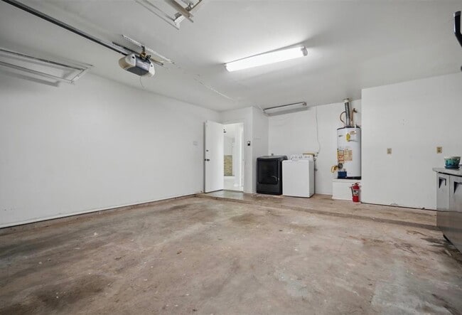 Building Photo - 14403 Wandering Wood Dr