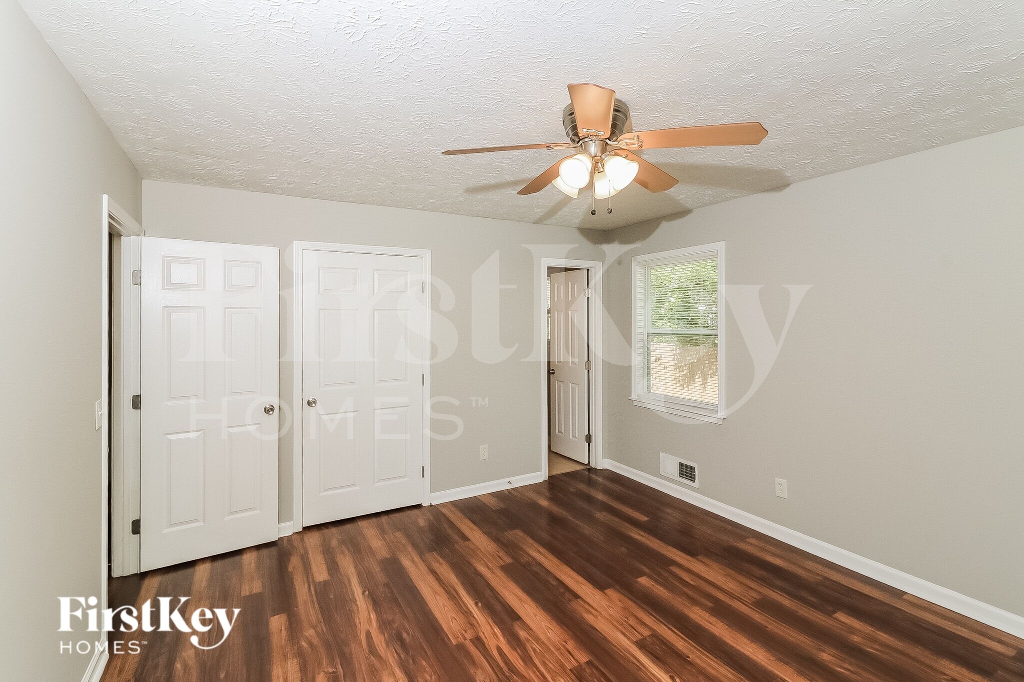 Building Photo - 680 Springhollow Ln SW