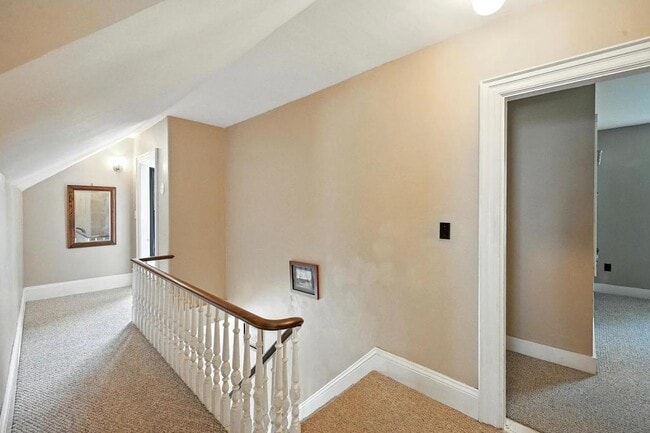 Building Photo - 14 Maple St