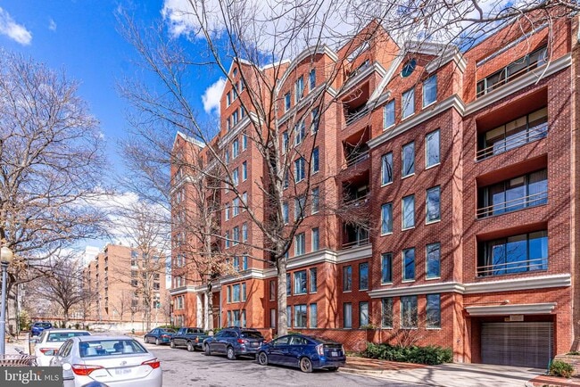 Building Photo - 955 26th St NW