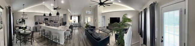 Building Photo - beautiful updated large home