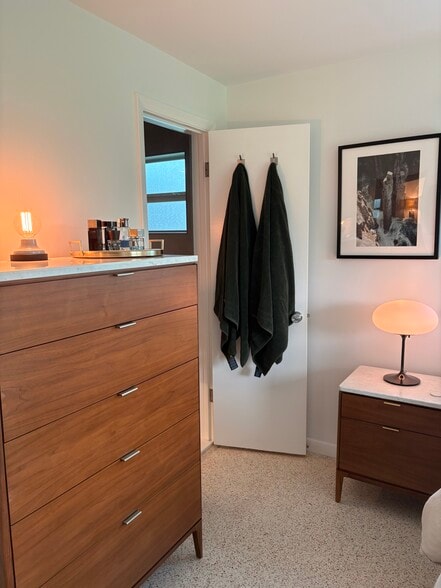 Building Photo - 301 3rd Ave