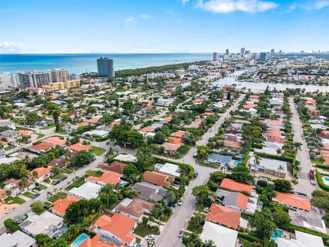 Building Photo - 9025 Dickens Ave