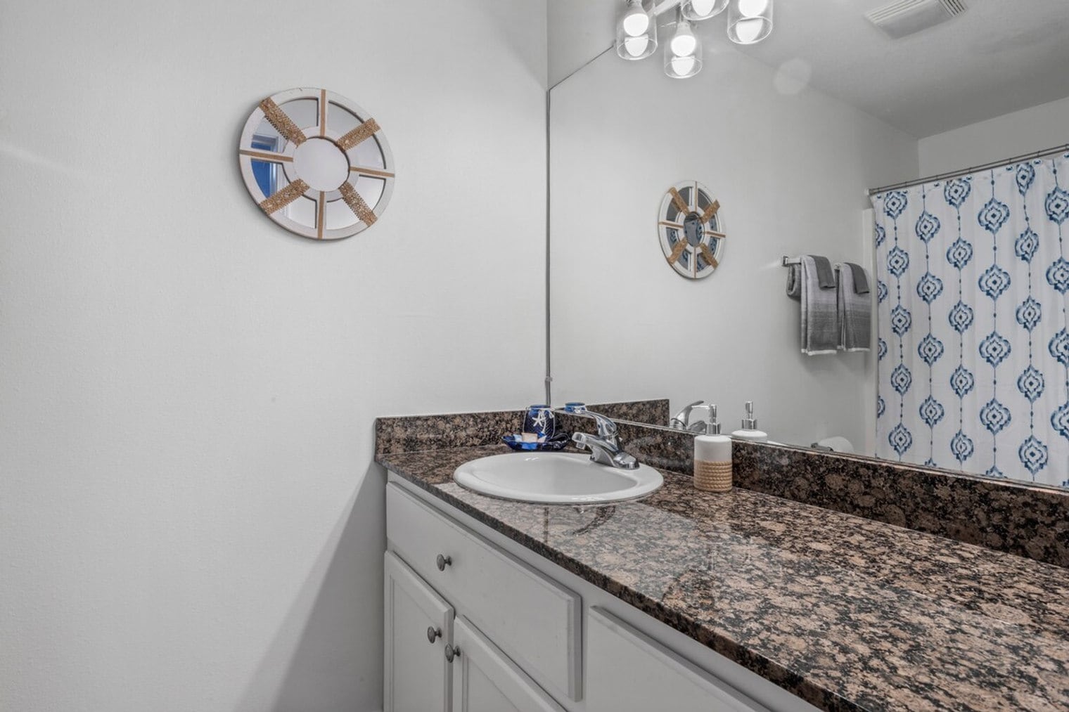 Building Photo - 241 Cowan Rd