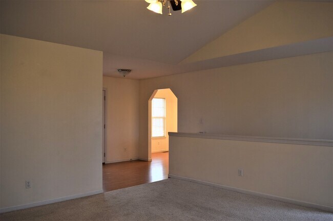 Building Photo - 3-Bedroom Home with Room to Roam – Fenced In Backyard