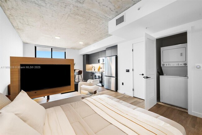 Building Photo - 307 SW 5th St