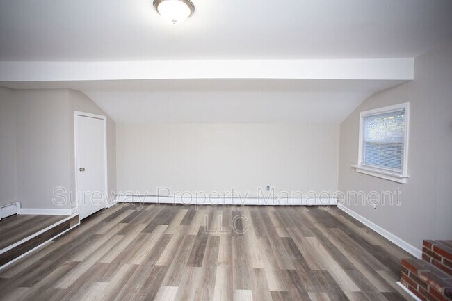 Building Photo - 19 Estate Rd