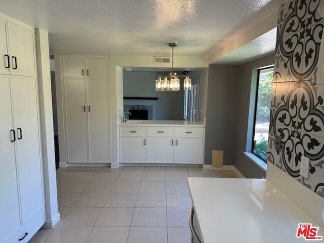 Building Photo - 6501 Bradley Pl