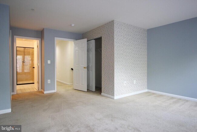 Building Photo - 2415 Rainswood Ln