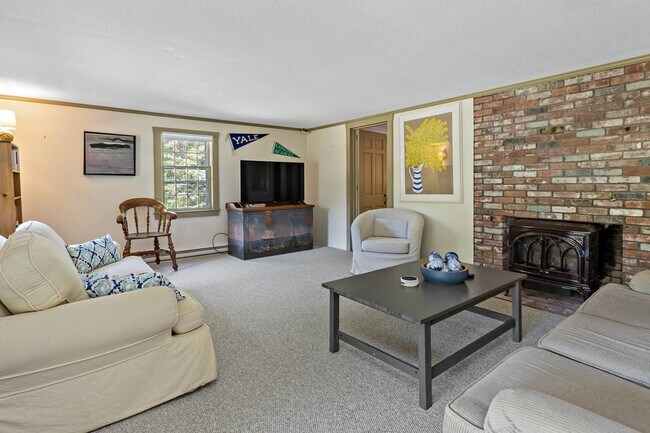 Building Photo - 53 Bayberry Ln
