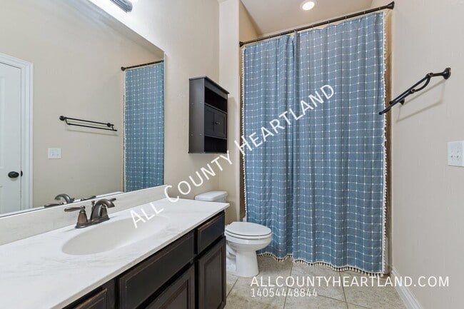 Building Photo - 1403 Zachary Ln