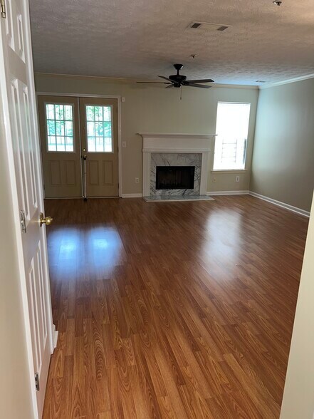Building Photo - 5908 Trent Walk Dr