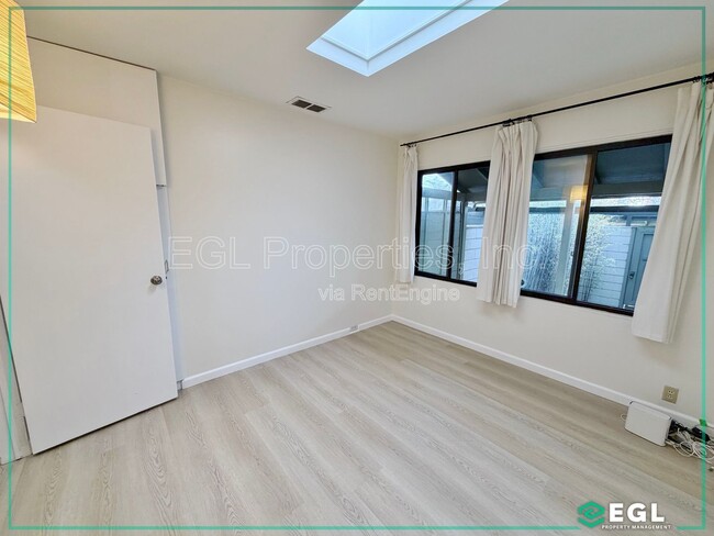 Building Photo - 7601 Kittyhawk Ave