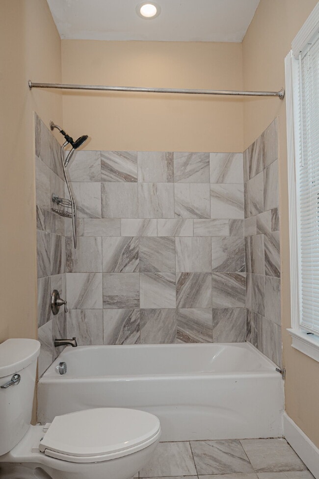 Building Photo - Renovated 2 Bed 2 Bath Charleston Victorian Home