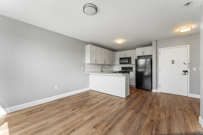 Building Photo - 18 Canfield St