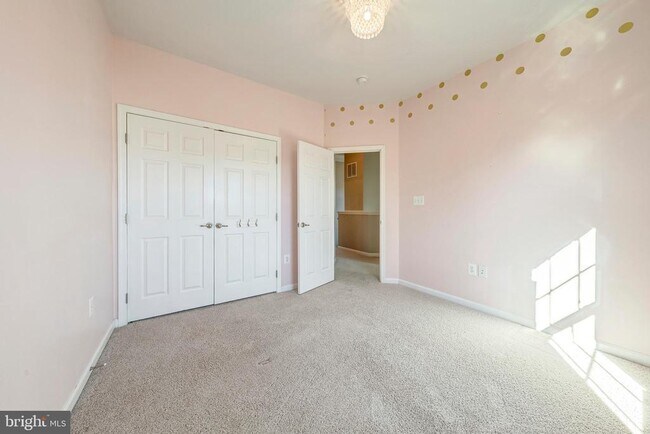 Building Photo - 43022 Spyder Pl